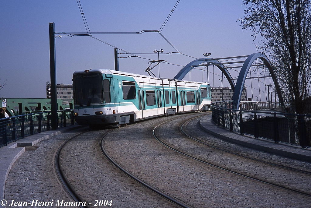 jhm-2004-0021---france-ratp-paris-tramway-t1-entre-bobigny-et-noisy-lesec_9741588326_o.jpg