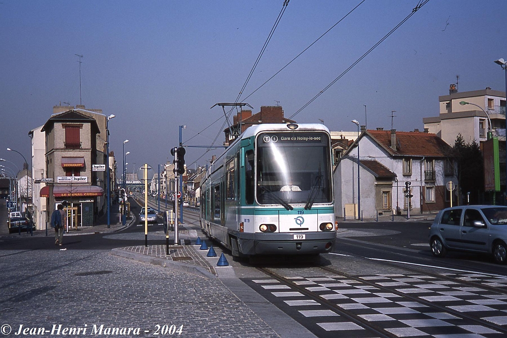 jhm-2004-0029---france-ratp-paris-tramway-t1-entre-bobigny-et-noisy-lesec_9739380937_o.jpg