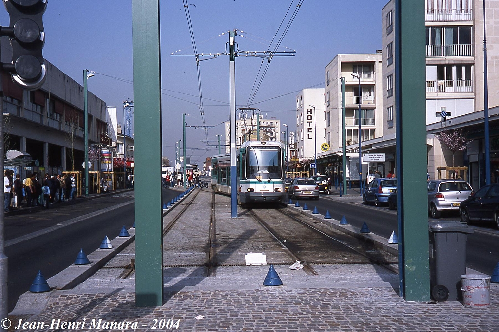 jhm-2004-0032---france-ratp-paris-tramway-t1-entre-bobigny-et-noisy-lesec_9741593102_o.jpg
